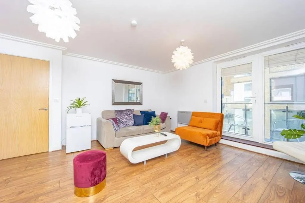 Apartment Flash Sale Brighton Train Station 3 Bedroom Flat Bn130Sha United Kingdom
