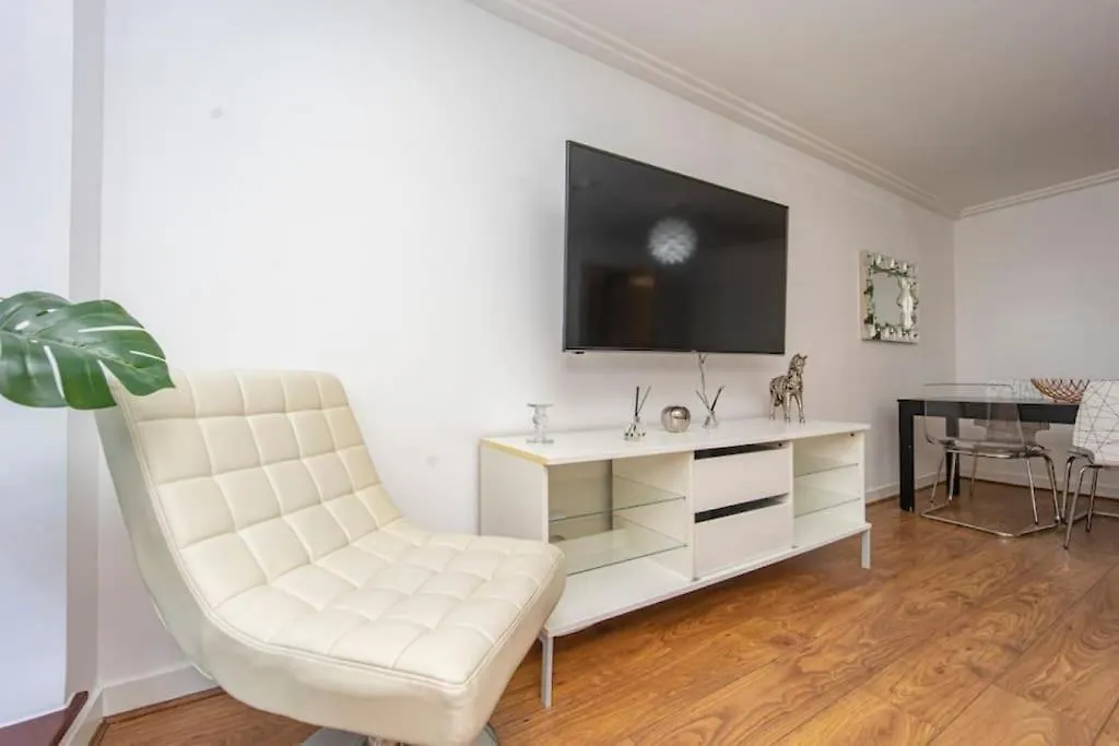 Flash Sale Brighton Train Station 3 Bedroom Flat Bn130Sha Apartment