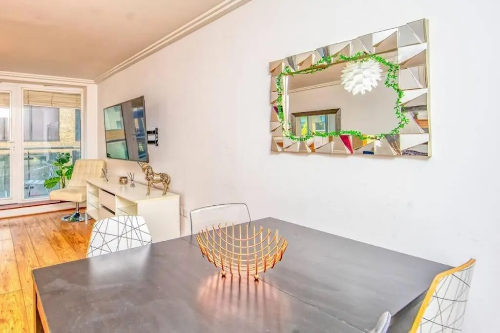 Flash Sale Brighton Train Station 3 Bedroom Flat Bn130Sha Apartment