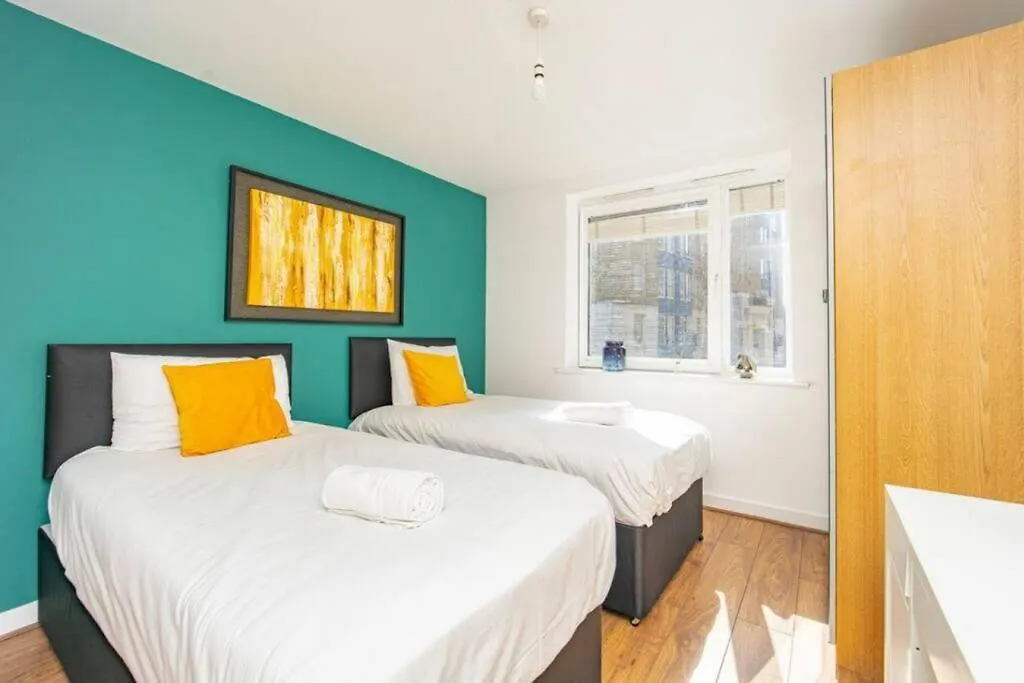 Apartment Flash Sale Brighton Train Station 3 Bedroom Flat Bn130Sha United Kingdom