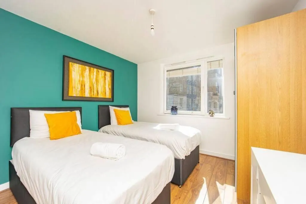 Apartment Flash Sale Brighton Train Station 3 Bedroom Flat Bn130Sha