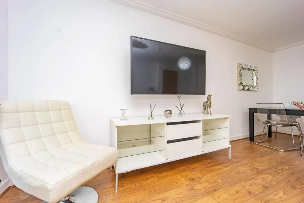 Flash Sale Brighton Train Station 3 Bedroom Flat Bn130Sha